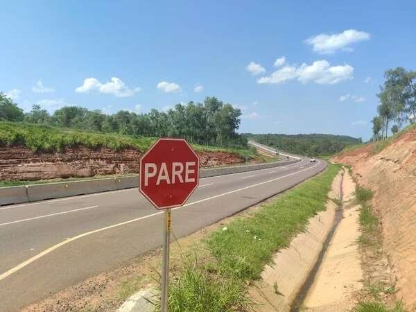 Falta de iluminación y paso peatonal aflige a pobladores de Caacupé - Nacionales - ABC Color