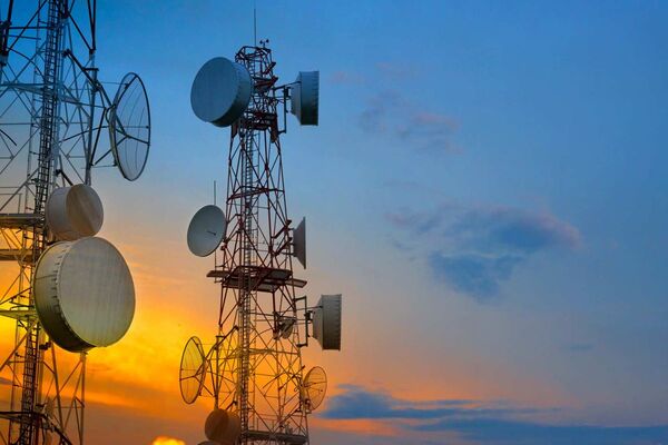 Telecom Argentina espera notificaci贸n oficial ante suspensi贸n de compra de Telef贸nica