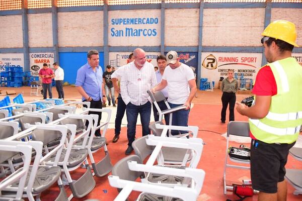 Designan fiscales para investigar compra de pupitres chinos de Itaipú - Política - ABC Color