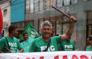 FNC denuncia “sospechosa y llamativa” presencia policial frente a su local de Asunción - Nacionales - ABC Color