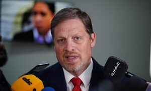 Chase pide movilización pacífica y dice que la oposición no tiene un propósito claro