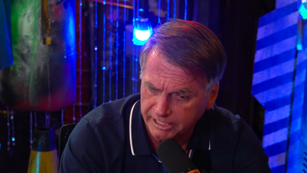 Bolsonaro insiste en que sopesó una intervención militar, pero niega acusación de golpismo