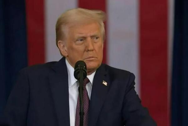 Trump impone aranceles del 25 % a los países que compren petróleo de Venezuela