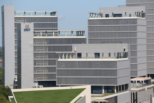 La DNIT convoca a expertos para analizar la evolución fiscal en los últimos 35 años