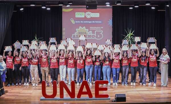 Orgullosamente encarnacena - Aniversario de Encarnación 2025 - ABC Color