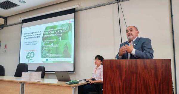 Investigador expone sobre gestión sostenible de la biodiversidad en paisajes productivos
