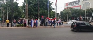 Baja convocatoria hasta ahora en manifestación convocada en Ciudad del Este - ADN Digital