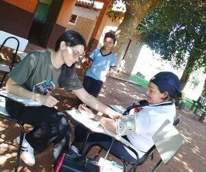 Atención extramural en la escuela beneficia a la comunidad