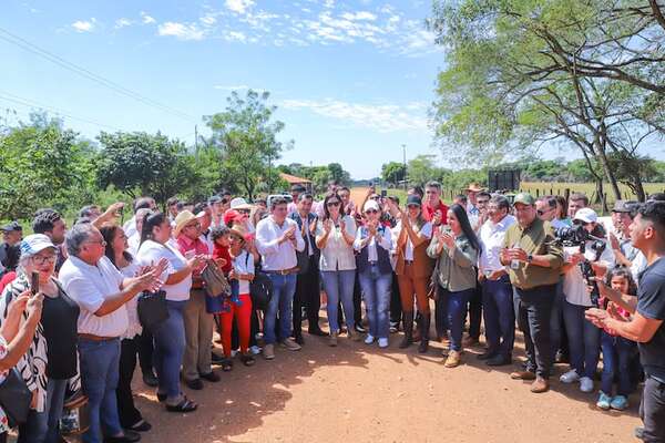 Celebran anuncio de pavimentación asfáltica de camino María Antonia-Quyquyhó - Nacionales - ABC Color