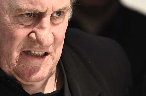 Depardieu: “No veo por qué disfrutaría manoseando a una mujer” - Gente - ABC Color