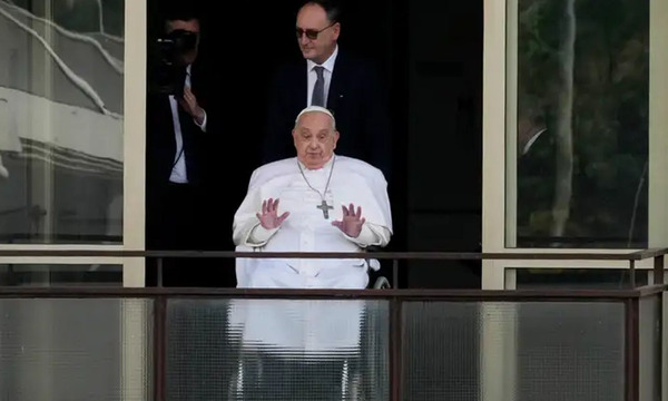 Según médico tratante el Papa Francisco estuvo al borde de la muerte - OviedoPress