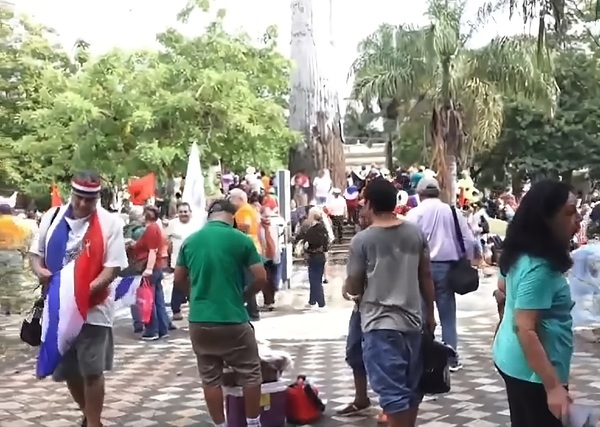 Diversas reivindicaciones y quejas contra el gobierno en marcha del martes