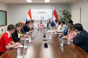 Gobierno refuerza el sistema de salud con medidas para mejorar la atención en terapia intensiva