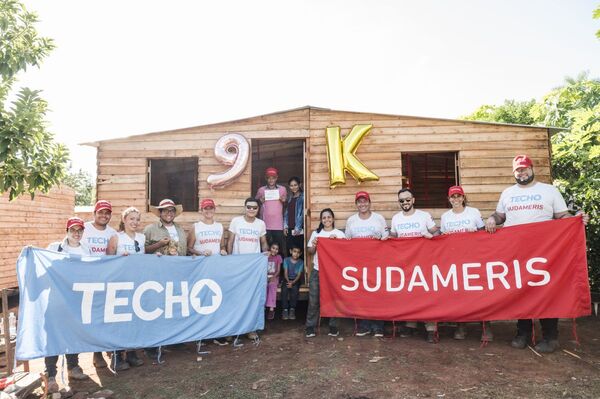 Techo Paraguay llega a su vivienda n煤mero 9.000 gracias a la alianza con Sudameris