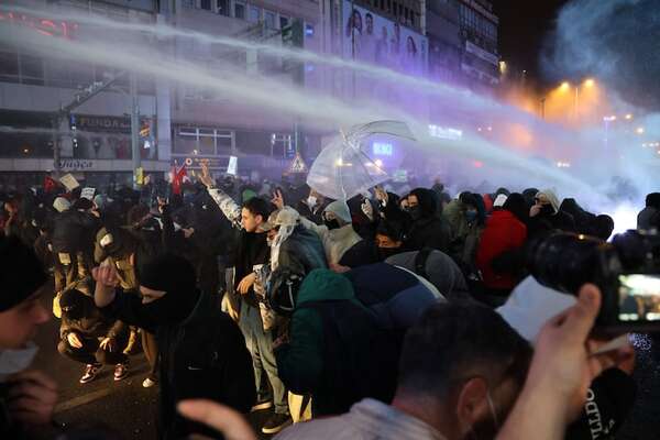 Protestas siguen en Turquía, pese a restricciones impuestas por las autoridades - Mundo - ABC Color