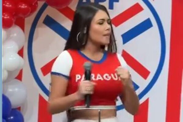 ¡Así vibra “Laurys” con la albirró y en las redes ya le llaman “La nueva novia del Mundial”!
