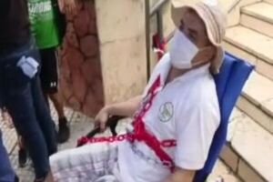 Paciente con cáncer se encadena frente al Ministerio de Salud - SNT