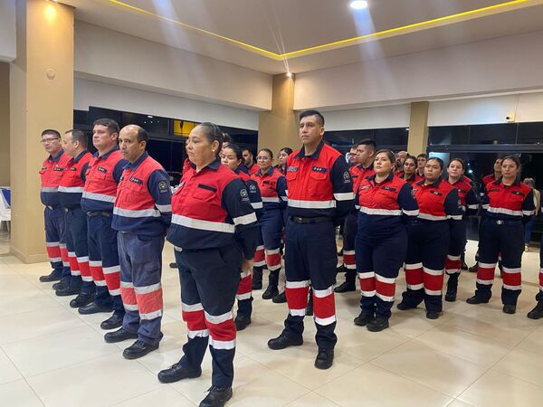 Acto de ascenso y aniversario del Cuerpo de Bomberos Voluntarios de Encarnación