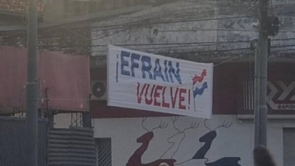 Aparece pasacalle con nombre de Efraín que habría sido "plantado"