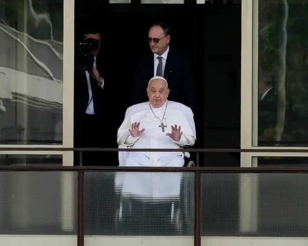 Papa Francisco estuvo muy cerca de morir, según jefe médico - ADN Digital