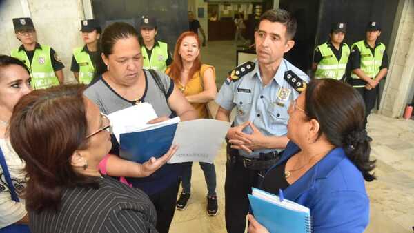 Juez comunica desafueros de dos magistrados ligados a mafia de los pagarés