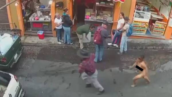 Mujer desnuda corrió tras un hombre por las calles: el motivo por el que se habría dado esta escenarios