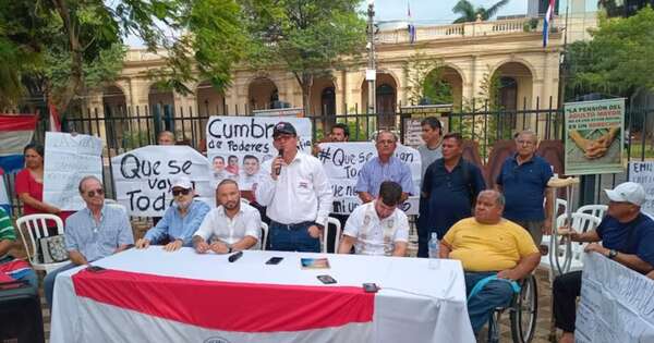 Diario HOY | Cuestionado periodista y “dirigente” lidera movilización de adultos mayores