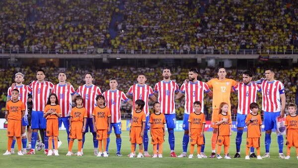 Paraguay logra descontar sobre el final del primer tiempo