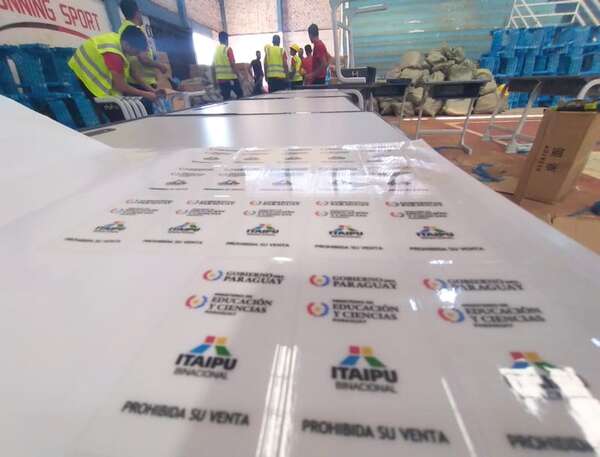 Plan de entrega desmonta propaganda del Gobierno sobre los pupitres chinos - Política - ABC Color