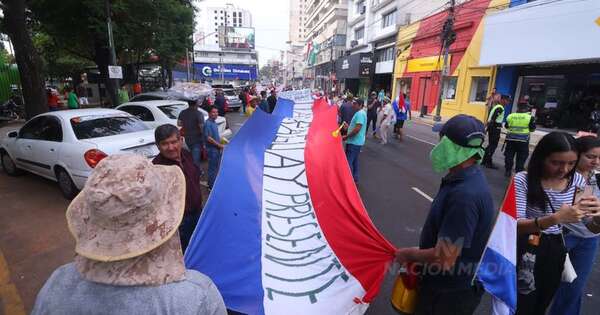 La Nación / FNC inicia marcha por más atención del Estado