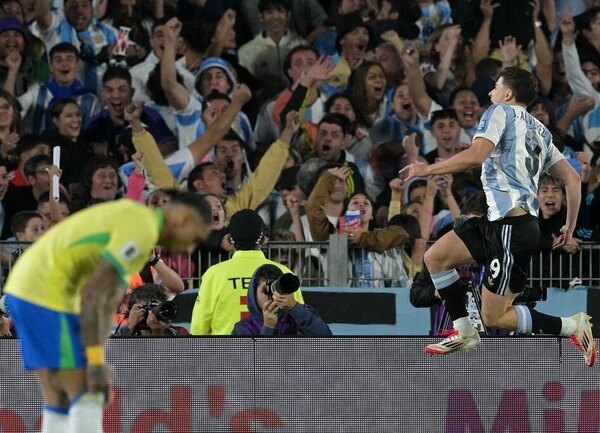 Versus / Argentina festeja la clasificación con goleada a Brasil