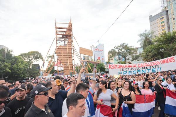 Ciudad del Este se paralizó durante la primera jornada de manifestación - La Clave