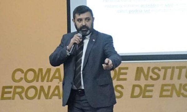 "Hay que dejar de ser cachafaces y empezar a preocuparnos por el valor de nuestros datos" - 1000 Noticias