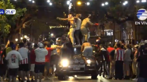 "Jefe, voy a llegar tarde, otra vez...": El empate con sabor a victoria se festejó a lo grande