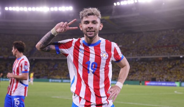 Versus / Ipswich destaca el golazo de Julio Enciso en Barranquilla