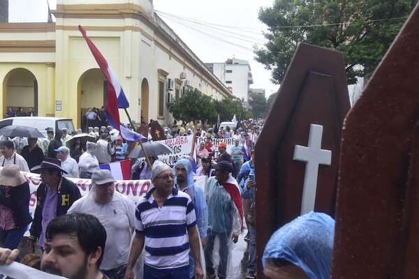 Líderes de la oposición esperan que “los reclamos sean escuchados” en la marcha de hoy - Nacionales - ABC Color