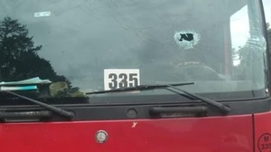 Piratas del asfalto balean camión repartidor y roban G. 5 millones