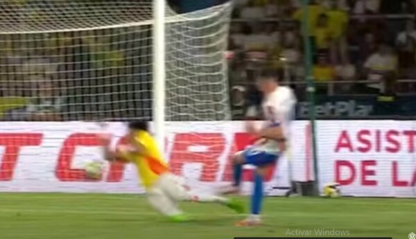 Versus / Lo que dijo el VAR sobre la jugada más polémica del Colombia vs. Paraguay