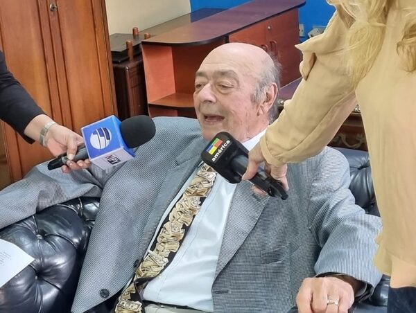 Exsenador liberal amenaza con demandas por ruidos provenientes del Club Centenario · Radio Monumental 1080 AM
