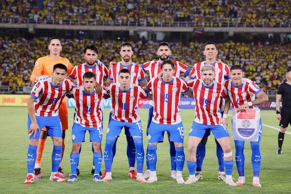 Los albirrojos ya están en el país tras el valioso empate en Barranquilla - Unicanal