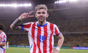 "Tremendo lo de Julito": La eufórica reacción de Gustavo Alfaro sobre el golazo de Julio Enciso - OviedoPress