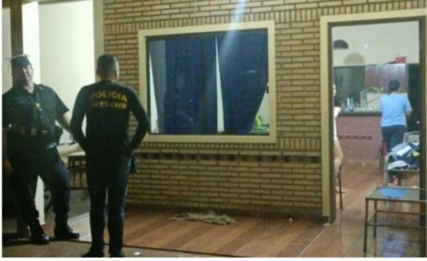 Simulan allanamiento y roban dinero de tesorera de comisión de padres