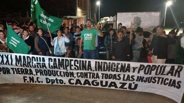 Más de 1.000 campesinos de Caaguazú partieron para la gran manifestación en Asunción - Nacionales - ABC Color