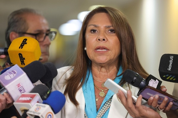 Celeste Amarilla: «El partido Colorado tiene miedo a la oposición unida»