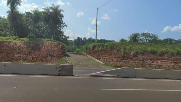 Caacupé: Desde hace más de dos años, reclaman un paso peatonal en la zona de ampliación de la ruta PY02   - Nacionales - ABC Color