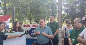 La Nación / Vecinos del Área 5 de Presidente Franco reclamaron a Itaipú la provisión regular de agua