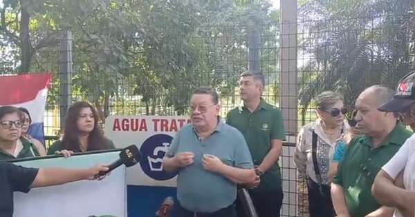 La Nación / Vecinos del Área 5 de Presidente Franco reclamaron a Itaipú la provisión regular de agua