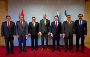 Presencia de Horacio Cartes desmantela la narrativa en su contra, según Leite - trece