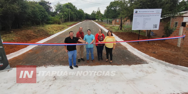 LA MUNICIPALIDAD DE TRINIDAD INAUGURÓ OTRO TRAMO DE PAVIMENTO EMPEDRADO EN EL CASCO URBANO