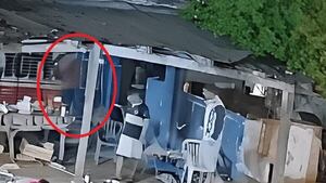 Video: intento de homicidio en Asunción, hombre recibe disparo en la clavícula - Policiales - ABC Color